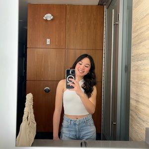 Meet your Posher, Thea